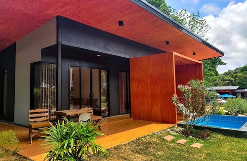 Sanamchai Hotel | Forest Hill Resort