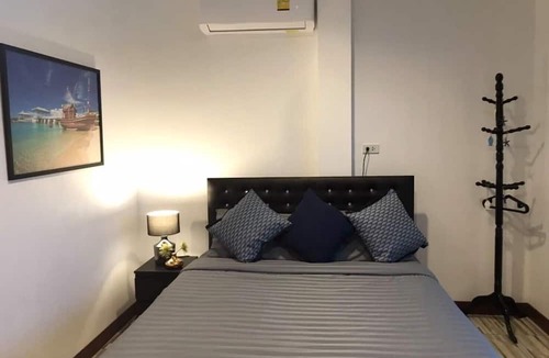 Ko Sichang Hotel | Neutron Bungalow