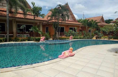 Hin Lek Fai Hotel | Dollaporn House