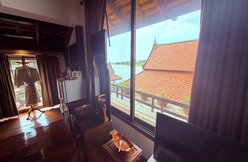 Bang Krasan Hotel | Ayutthaya Garden River Home