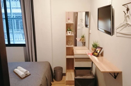 Thanon Phaya Thai Hostel | White House Hostel