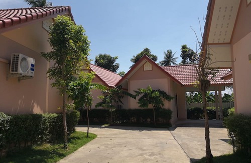 Maha Rat Hotel | Banmai Resort