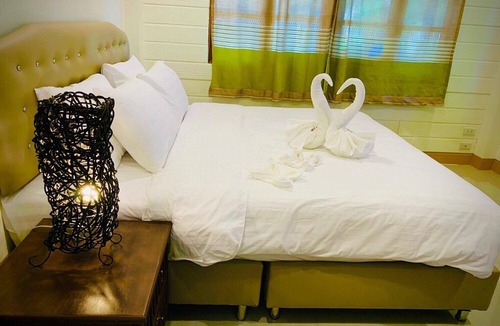 Ban Pong Hotel | Aura Park Resort