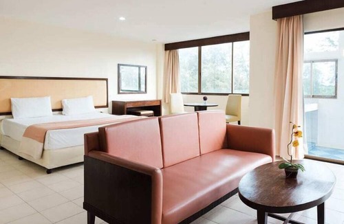 Ban Phe Hotel | Nice Beach Hotel