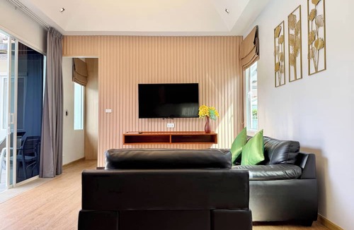 Nai Harn Hotel | Phuket La Siesta, Naiharn Beach