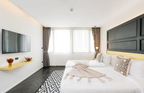 Arun Amarin Hotel | Scene Bangkok Noi