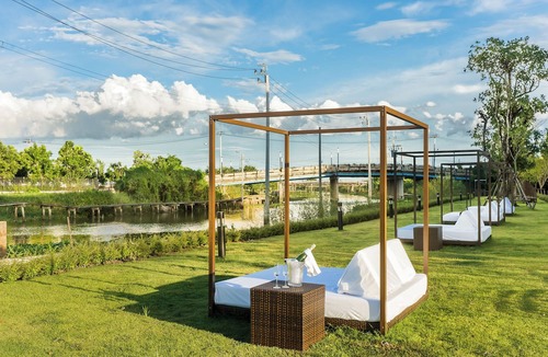 Srisa Chorakhe Noi Hotel | Divalux Resort & Spa Bangkok, Suvarnabhumi Airport