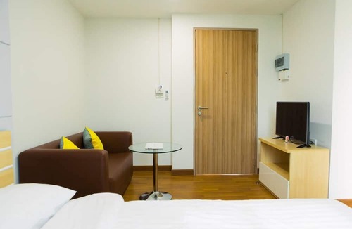 Mueang Samut Prakan District Hotel | PT Residence