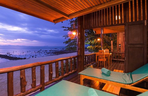 Nuea Khlong Hotel | Koh Jum Ocean Beach Resort