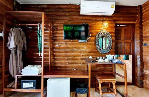 Nuea Khlong Hotel | Koh Jum Ocean Beach Resort