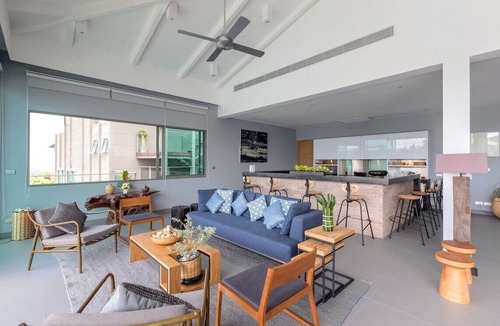Choeng Thale Villa | Tropical Castle Villa Phuket