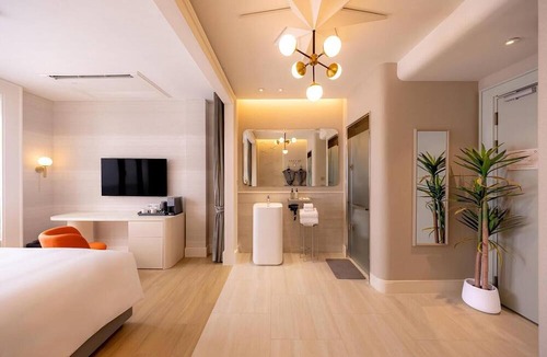 Silom Hotel | Aiden Surawong Bangkok