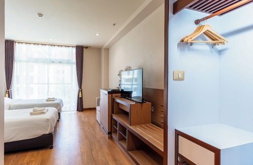 Nakhon Si Thammarat Hotel | Mahachai Grand View