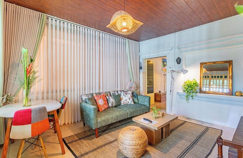 Chamkar Mon Apartment | Cozy 1990s Khmer Style Flat in Heart of Tonle Bassac