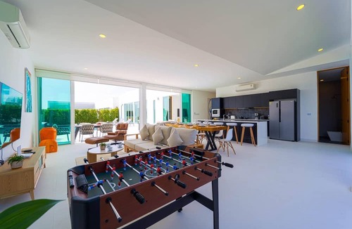 Khao Tao Villa | Modern 4 Bed Private Pool Villa KH-B6