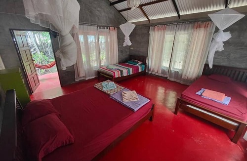 Ban Thalane Hotel | Bananas Bungalows