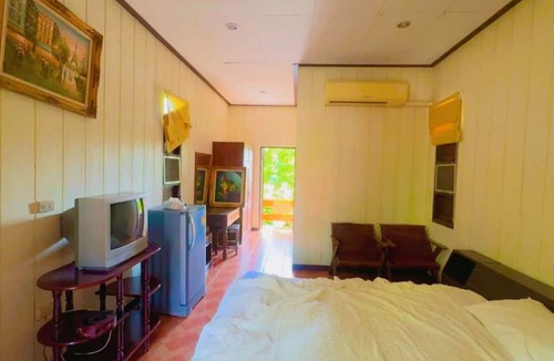 Thani Hotel | OYO 75597 The Tewsone Resort