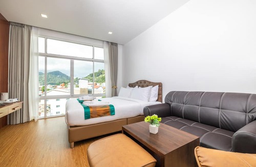 Nanai Road Hotel | Aura Hotel Phuket