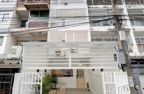 Nana Hostel | The Ostel Hostel Bangkok