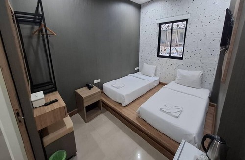 Pathumwan House | Spacious Twin Escape Deluxe Comfort for Two