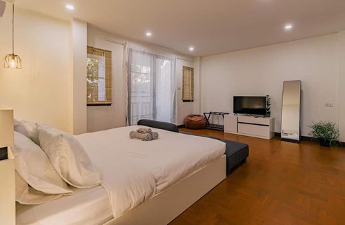 Wat Ket House | Modern Family House - 4 Bedrooms 5 Mins From Old Town With Gallery - Deja Home