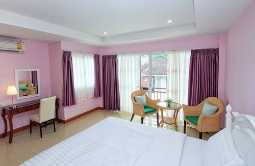 Ban Luam Hotel | Takanta Place