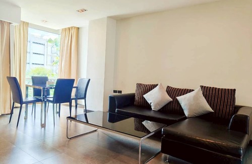 Chom Thong Hotel | 14 Living