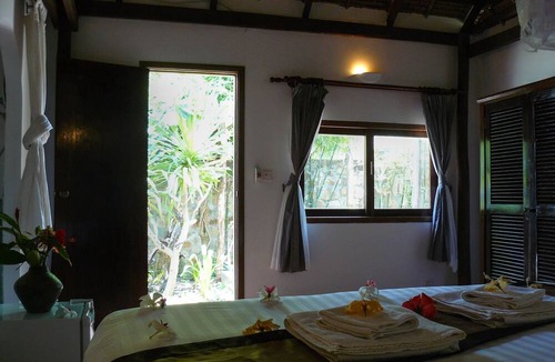 Krong Kaeb Hotel | Mealea Resort