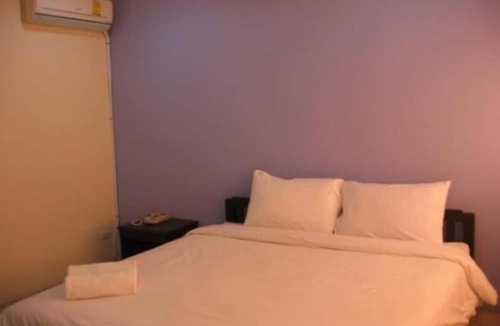 Wua Lai Hotel | Life In Town Chiangmai