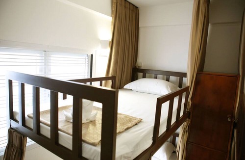 Silom Hostel | Les Fleurs Bangkok Hostel