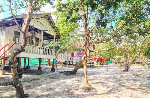Koh Rong Bed & Breakfast | Koh Rong Beach Hostel and Bungalow