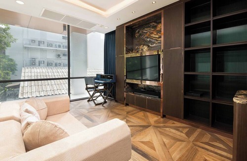 Thonglor Villa | Modern Luxury Poolhaus With Lift