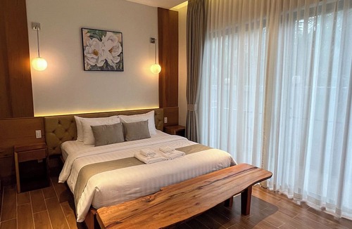 Kampot Hotel | The R&B Boutique
