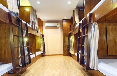 Talat Yot Hostel | The Lodge BKK Hostel