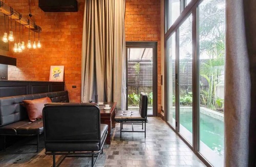 Ekkamai Villa | Luxury Modern Pool Jacuzzi Villa 5BR Thonglor