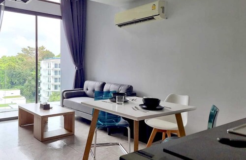 Nai Harn Apartment | NaiHarn Duplex with Pool View UTL A310