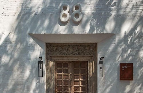 Phra Khanong Bed & Breakfast | Cataleya Estate Boutique Hotel