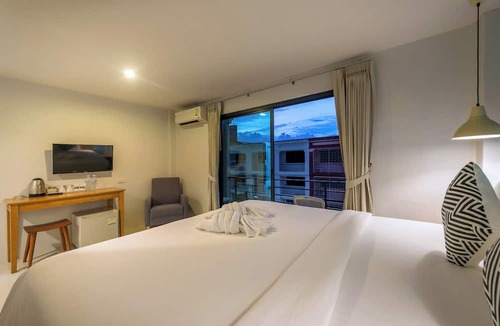 Downtown Krabi Hotel | Tiya House Rooms & Cafe