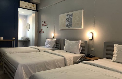 Thung Maha Mek Hostel | S1 Hostel