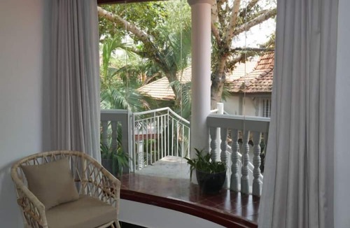 Daun Penh Hotel | Jungle Addition