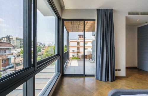 Bangkok Central Business District Villa | The Designer 49 Villa