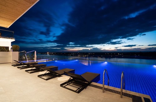 Vientiane Hotel | One Riviera Hotel and Residences
