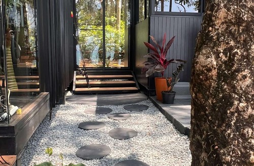 Bang Bao Bay Hotel | Padel Lodge Koh Chang