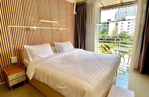 Ratchathewi Hostel | De Chalet