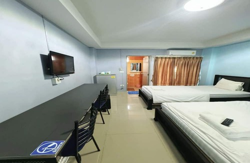 Suphan Buri Hotel | OYO 75506 Ratchapruek Apartment Suphanburi