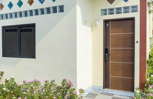 Sap Yai Hotel | Touch the Wind