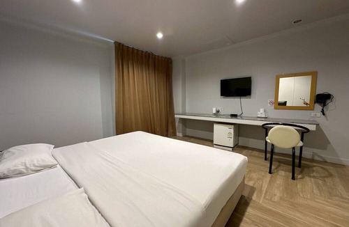Phitsanulok Hotel | Rattanaview Hotel