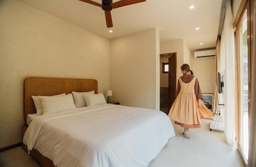 Mae On Hotel | Taryn Tara Cafe And Stay