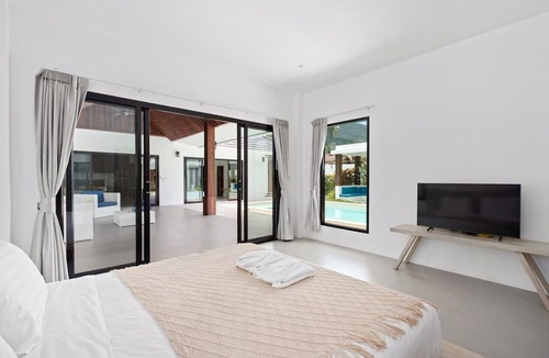 Bophut Hills House | Garden 3BR Villa w Private Pool