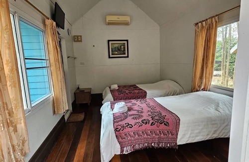Nong Nam Daeng Hotel | Baan Rai Somkiat Homestay